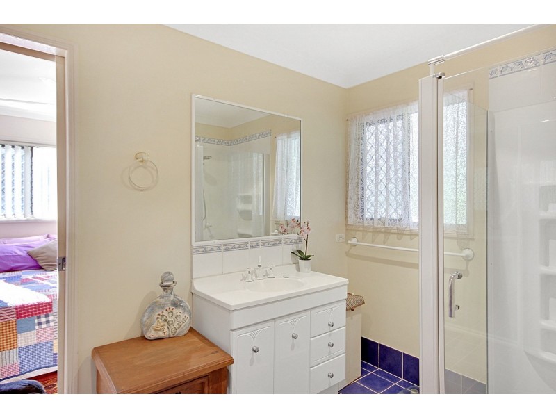 5 Halcyon Street, Lamb Island QLD 4184
