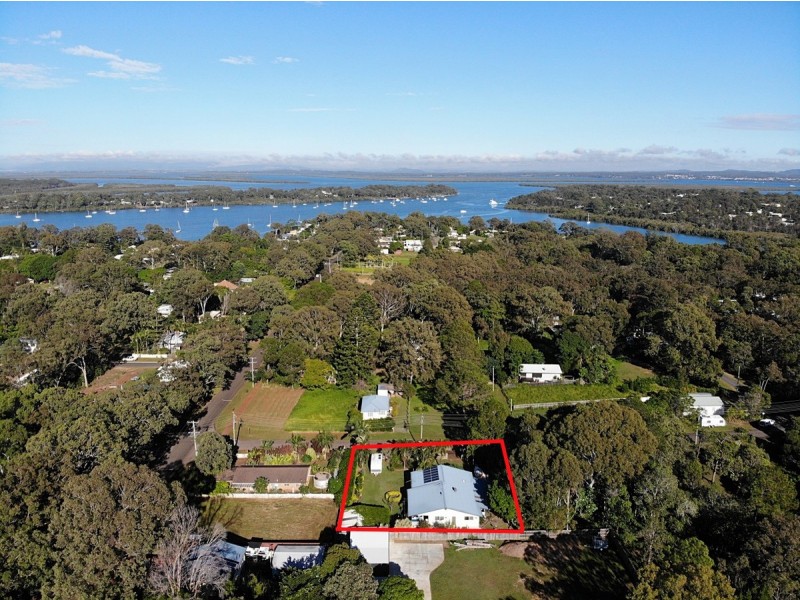 5 Halcyon Street, Lamb Island QLD 4184