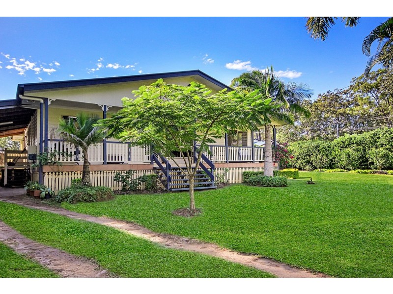 5 Halcyon Street, Lamb Island QLD 4184