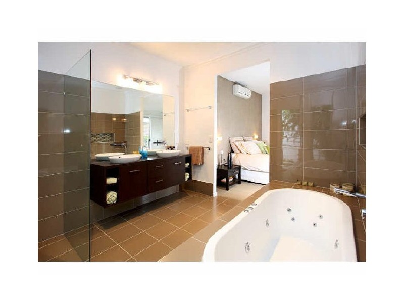 84 Beachcrest Road, Wellington Point QLD 4160