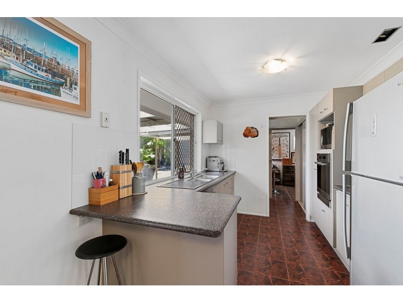 2 Gardenia Drive, Birkdale QLD 4159