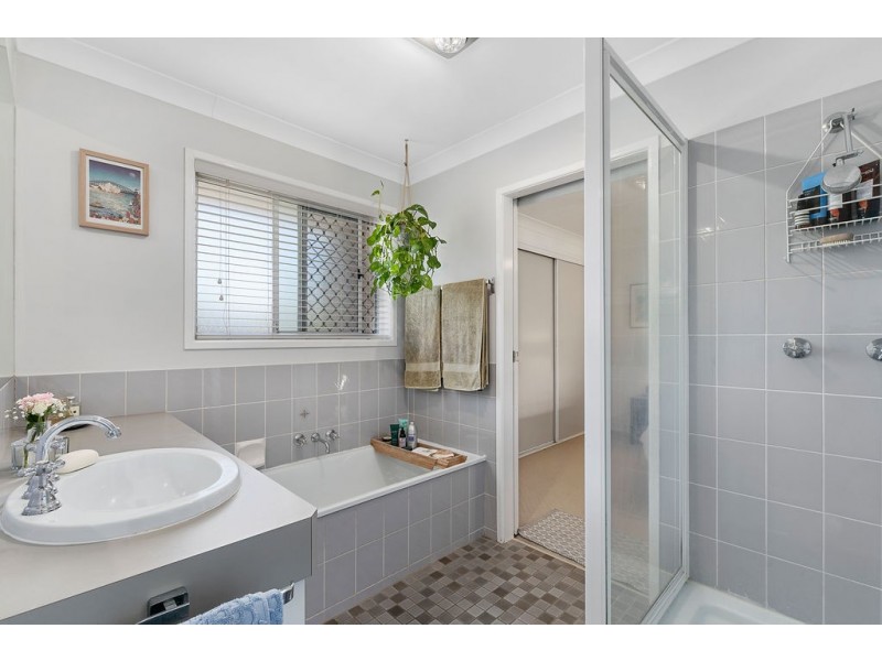 2 Gardenia Drive, Birkdale QLD 4159