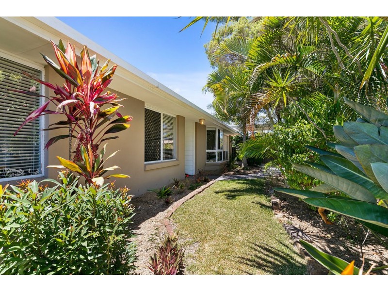 2 Gardenia Drive, Birkdale QLD 4159