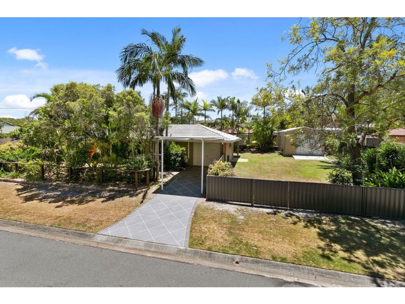 2 Gardenia Drive, Birkdale QLD 4159