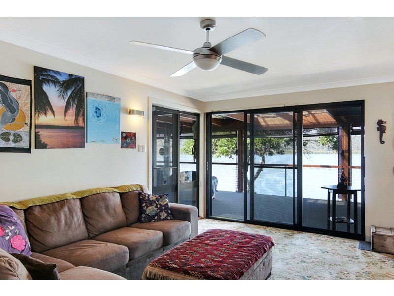 16 Browning Street, Russell Island QLD 4184