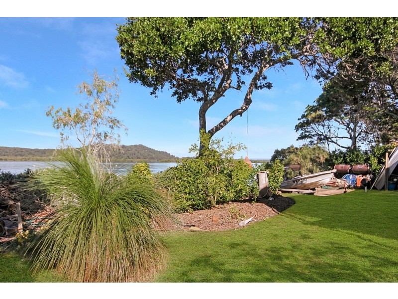 16 Browning Street, Russell Island QLD 4184