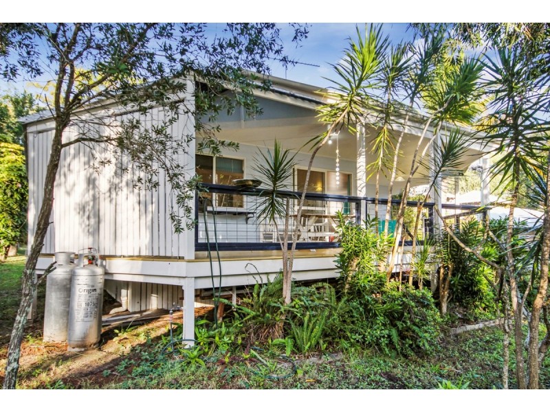 1 Ooyan Street, Coochiemudlo Island QLD 4184