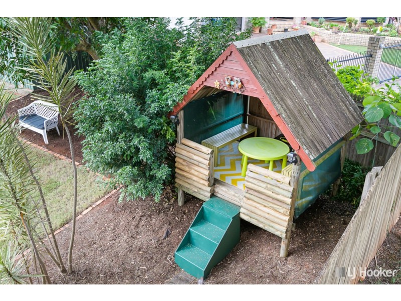 20 Cliftonville Place, Redland Bay QLD 4165