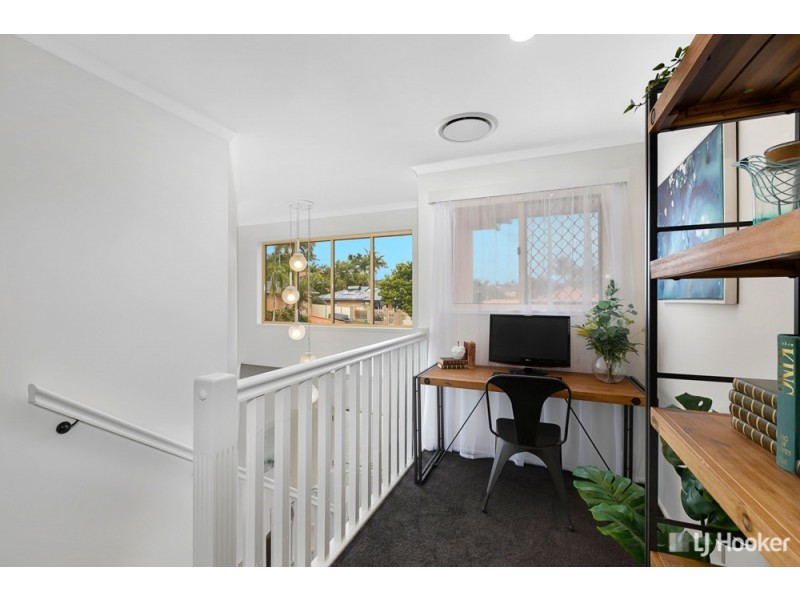 20 Cliftonville Place, Redland Bay QLD 4165