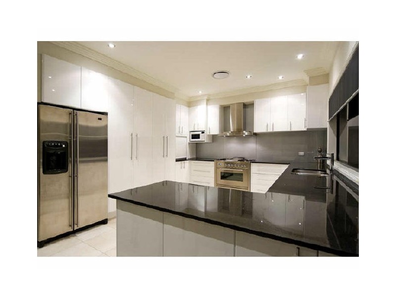 17 Mallan Terrace, Birkdale QLD 4159