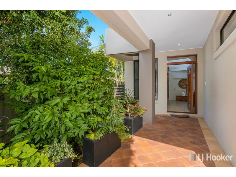 4 Oak Street, Ormiston QLD 4160