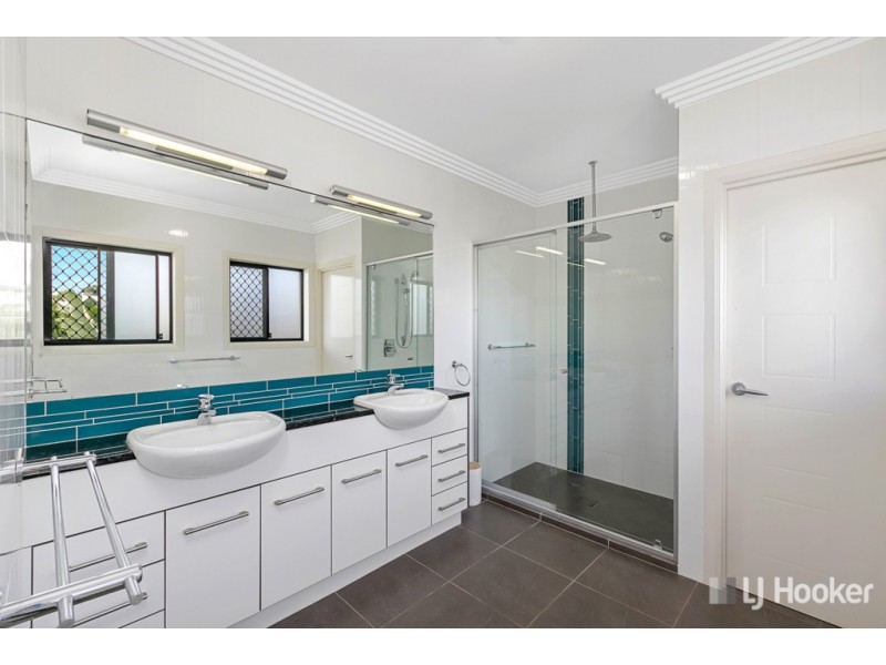 4 Oak Street, Ormiston QLD 4160