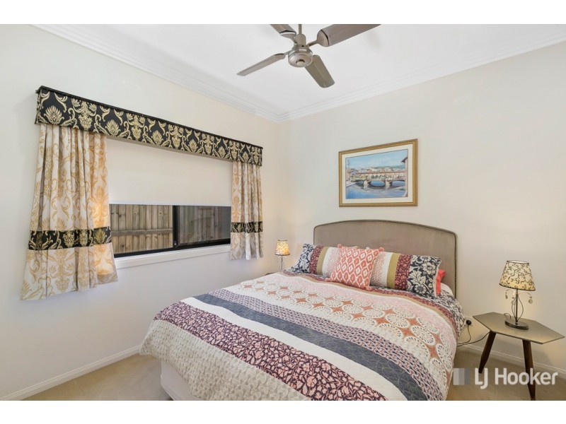 4 Oak Street, Ormiston QLD 4160