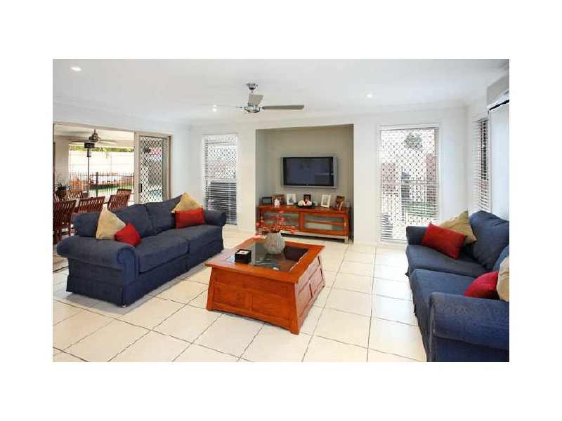 27 Trafalgar Vale Avenue, Wellington Point QLD 4160