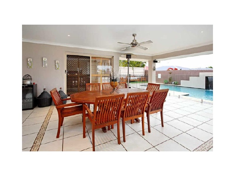 27 Trafalgar Vale Avenue, Wellington Point QLD 4160