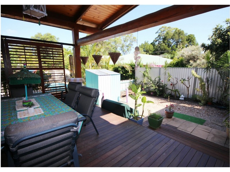 31 Shirley Street, Coochiemudlo Island QLD 4184