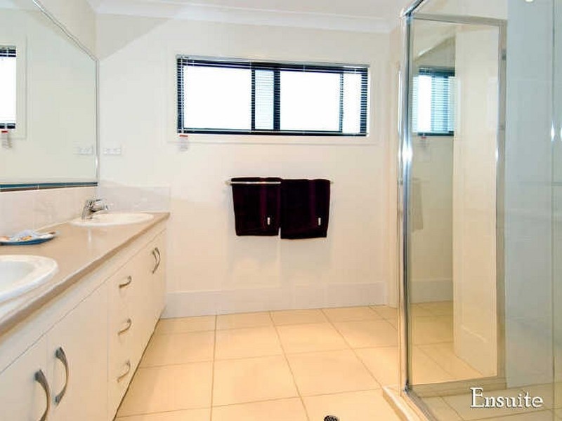 7 Seaspray Street, Thornlands QLD 4164