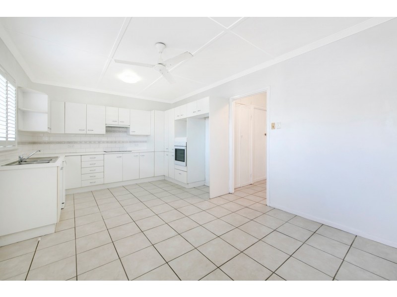 1191 Cavendish Road, Mount Gravatt East QLD 4122