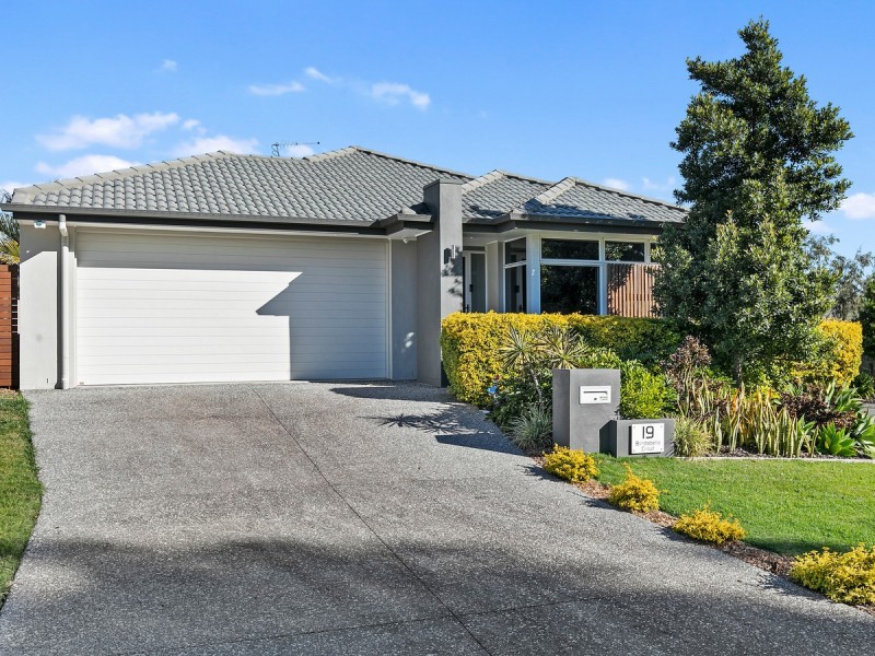 19 Brindabella Circuit, Thornlands QLD 4164