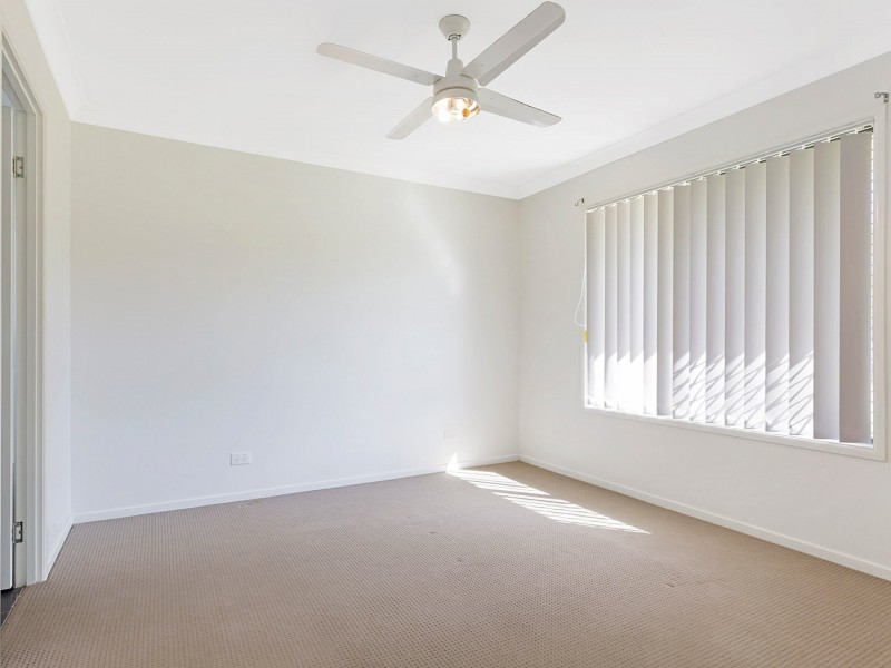 27 Rusbrook Street, Redland Bay QLD 4165