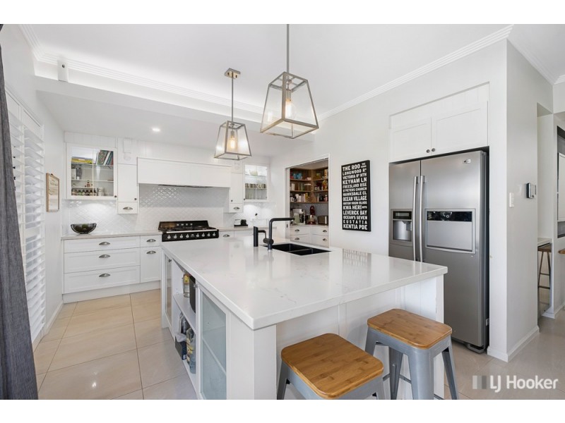 38 Caravel Court, Raby Bay QLD 4163