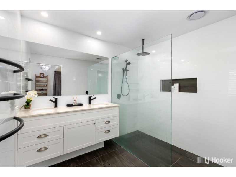 38 Caravel Court, Raby Bay QLD 4163