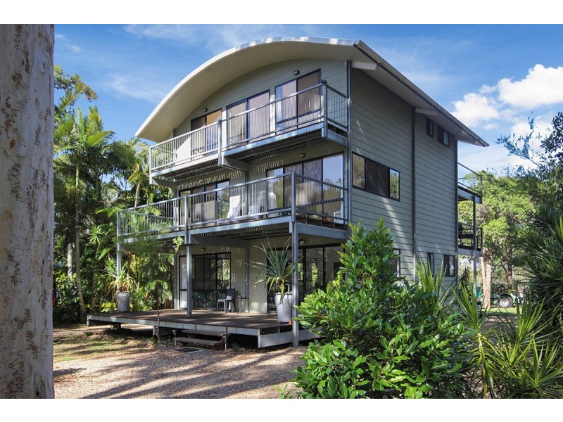 26 Treasure Island Avenue, Karragarra Island QLD 4184
