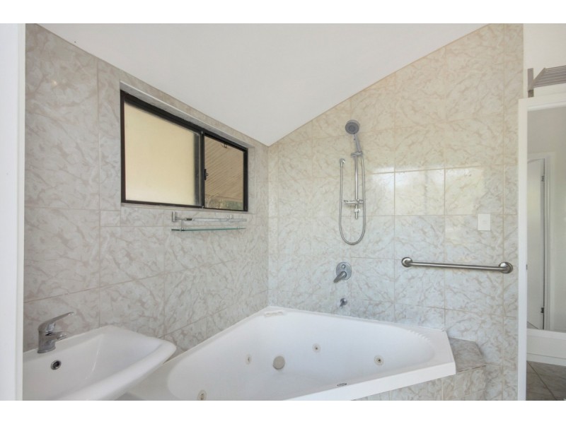 26 Treasure Island Avenue, Karragarra Island QLD 4184