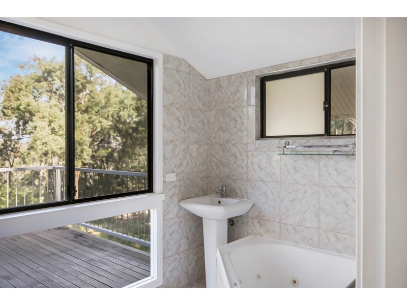 26 Treasure Island Avenue, Karragarra Island QLD 4184