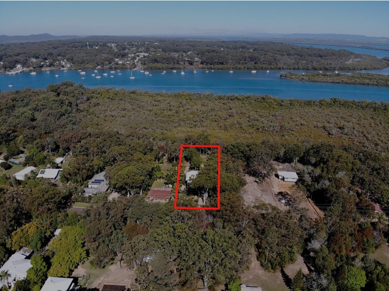 26 Treasure Island Avenue, Karragarra Island QLD 4184