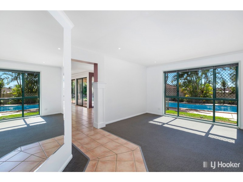 17 Burbank Road, Birkdale QLD 4159