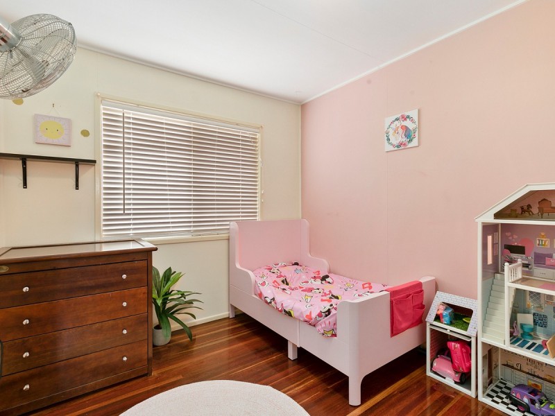 10 Euston Street, Wynnum West QLD 4178