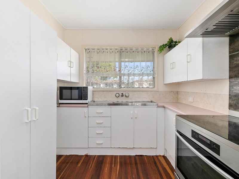 10 Euston Street, Wynnum West QLD 4178
