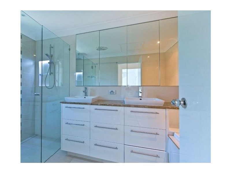 21 Dawn Crescent, Thornlands QLD 4164