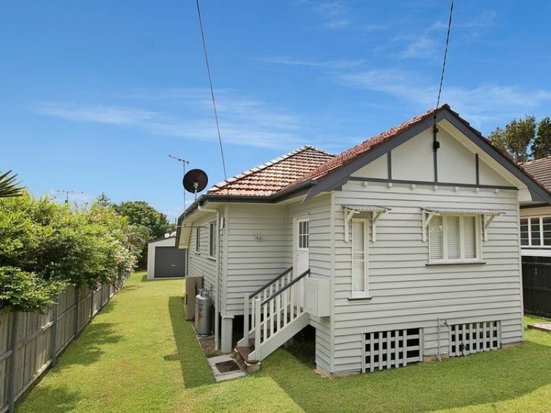 39 Faine Street, Manly West QLD 4179