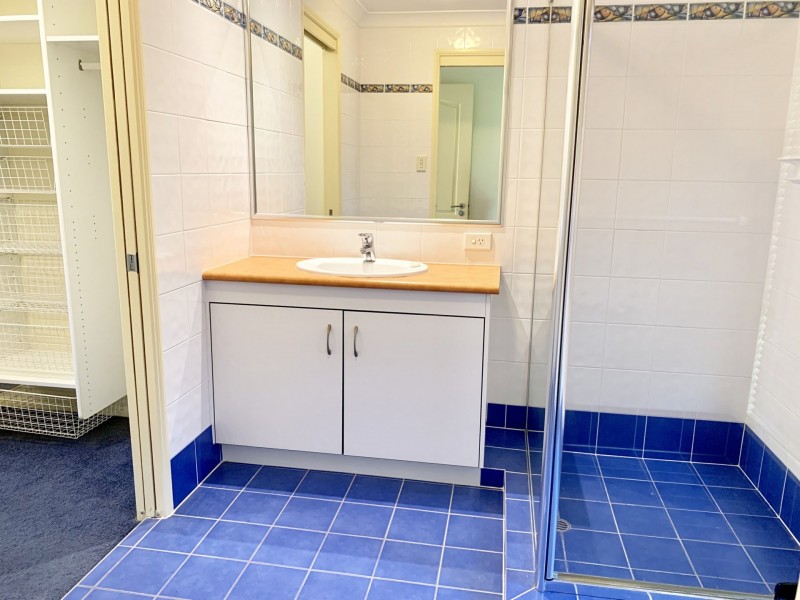 7 Truro Court, Redland Bay QLD 4165