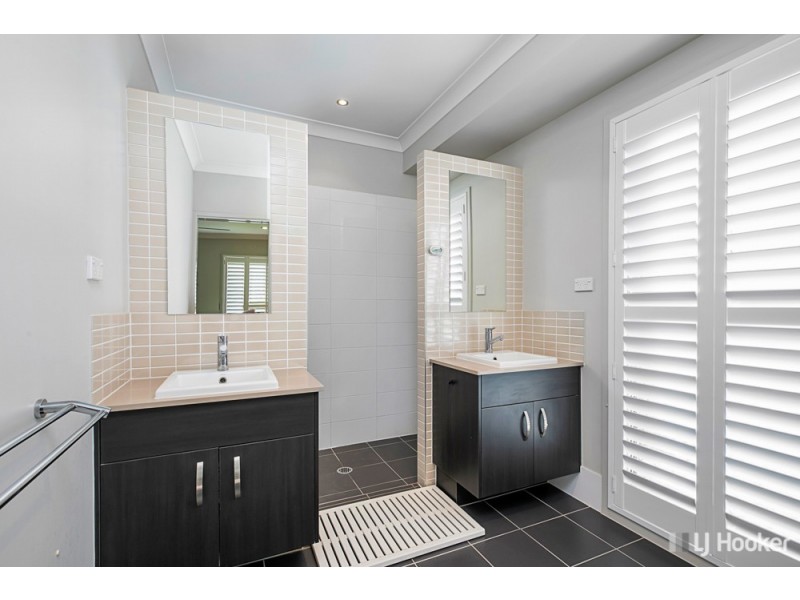 12 Clive Road, Birkdale QLD 4159
