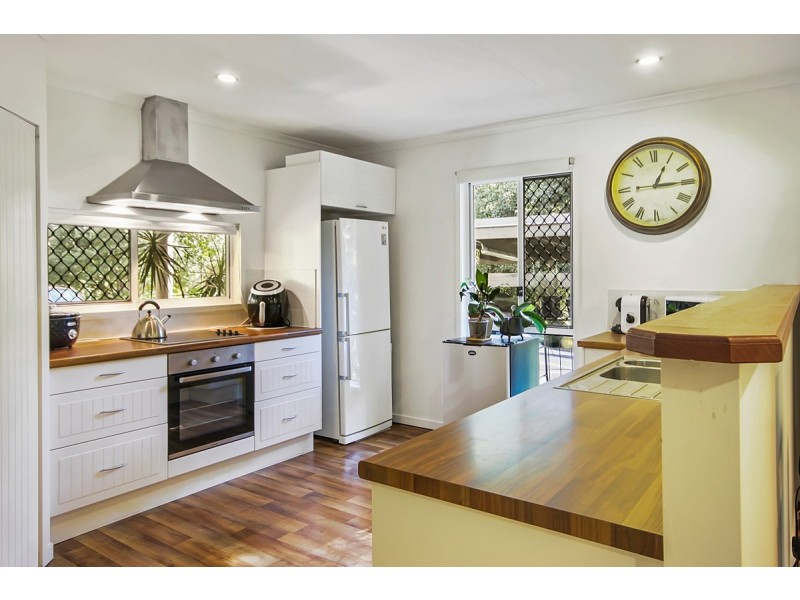 56 Alexander Street, Macleay Island QLD 4184