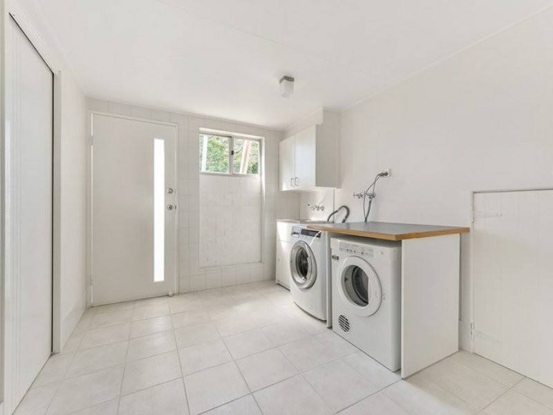 35 Bates Drive, Birkdale QLD 4159