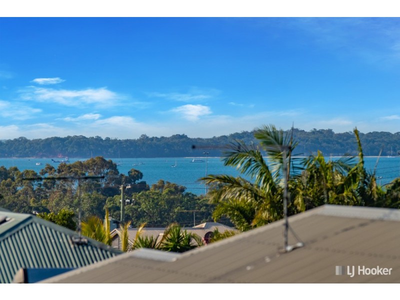 28 Huntly Place, Redland Bay QLD 4165