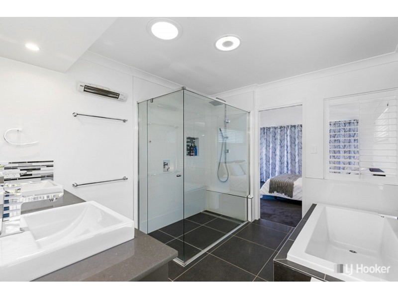 28 Huntly Place, Redland Bay QLD 4165