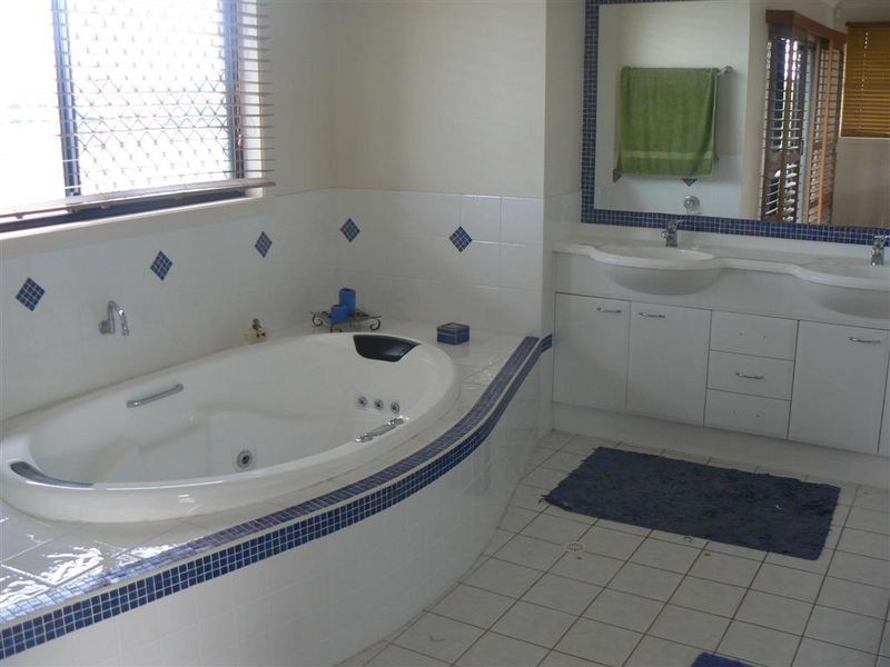 43 Allan Day Dr, Wellington Point QLD 4160