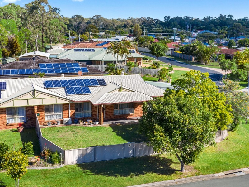 2/1 Club Crescent, Redland Bay QLD 4165
