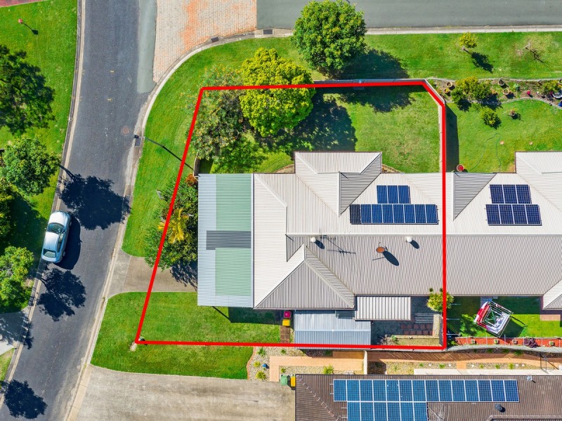 2/1 Club Crescent, Redland Bay QLD 4165