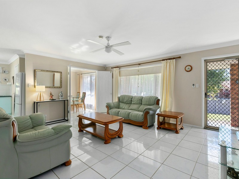 2/1 Club Crescent, Redland Bay QLD 4165