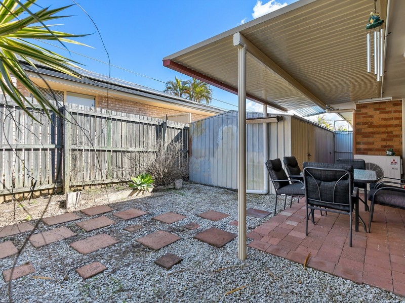 2/1 Club Crescent, Redland Bay QLD 4165