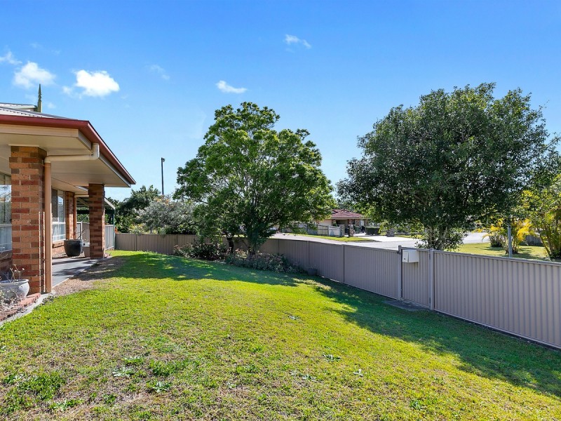 2/1 Club Crescent, Redland Bay QLD 4165