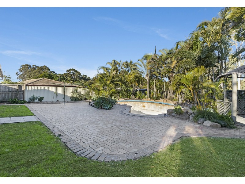 16 Ziegenfusz Road, Thornlands QLD 4164