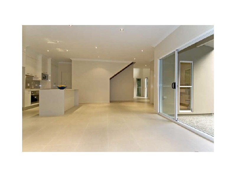 3/4 Russell Street, Cleveland QLD 4163