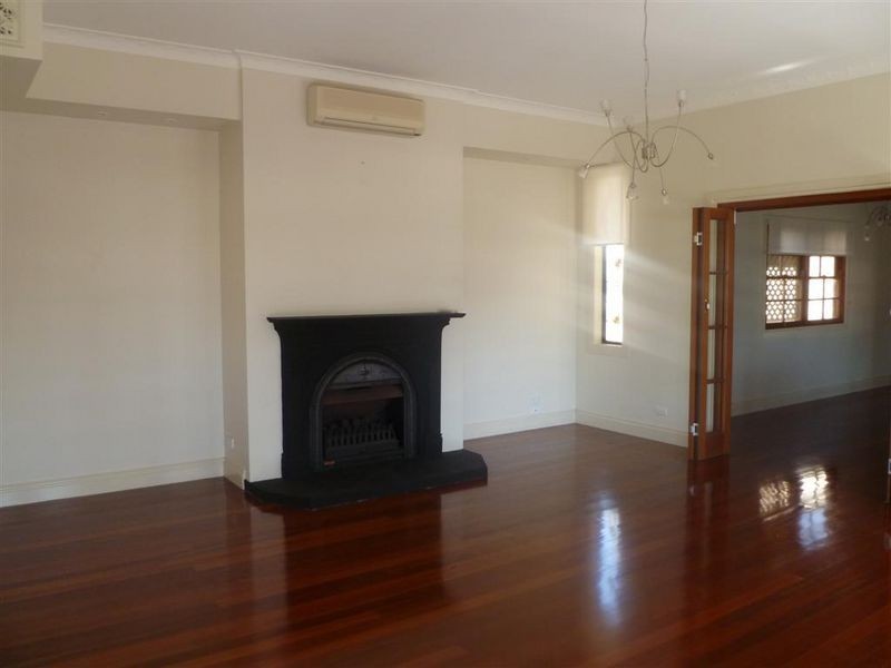 741 Esplanade, Lota QLD 4179